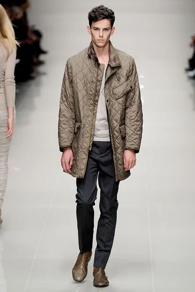 Look 15